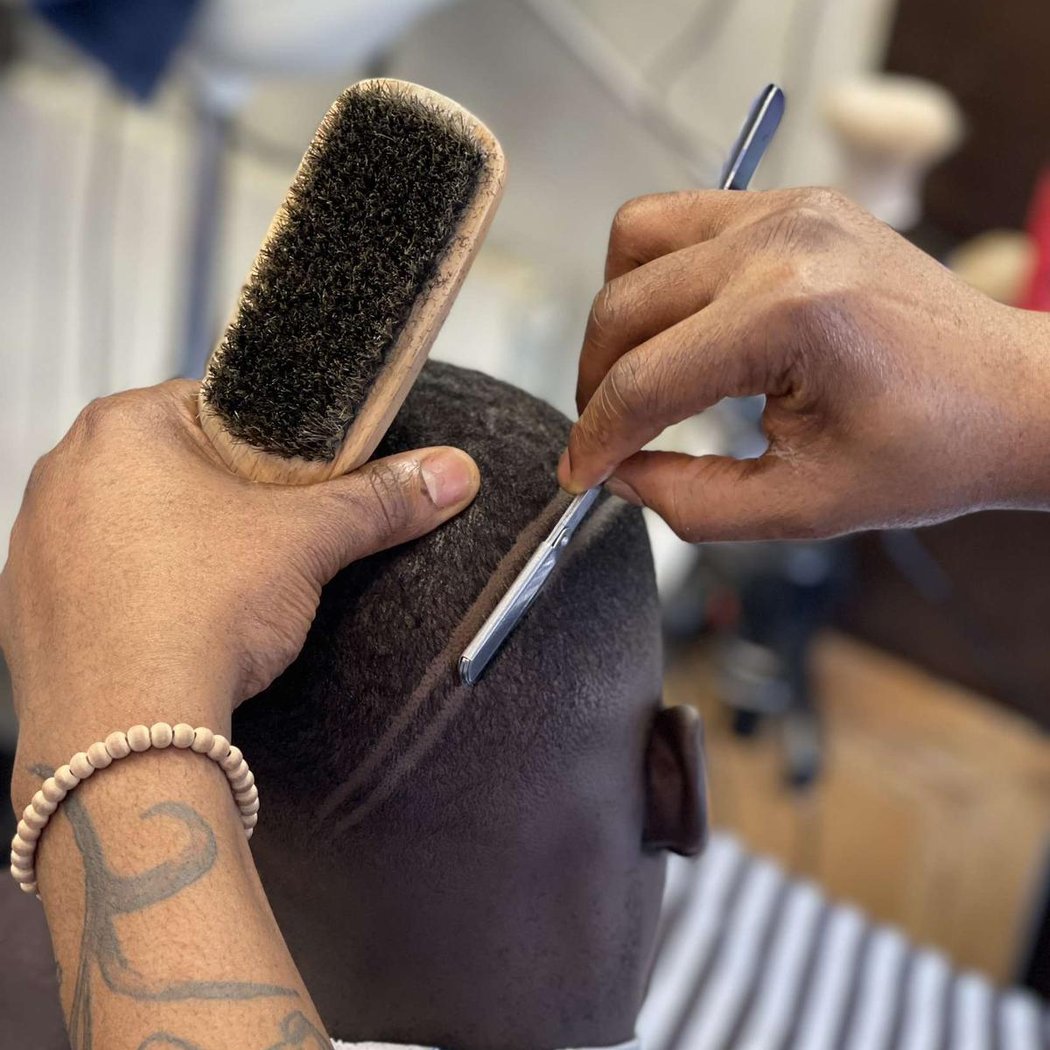 BARBER 5 3